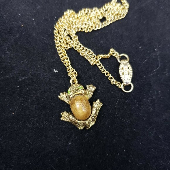 Cute Frog Pendant Brown Cabachon Back Necklace - Picture 2 of 2